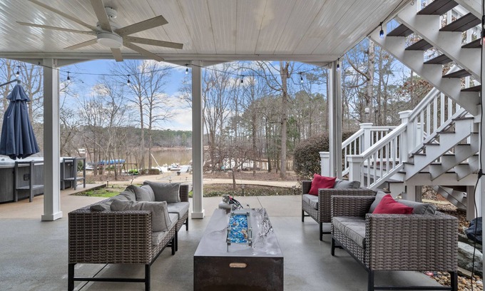 Lake Oconee House | PRIVATE LAKEFRONT HOME WITH HOT TUB & AMAZING VIEW OF LAKE OCONEE