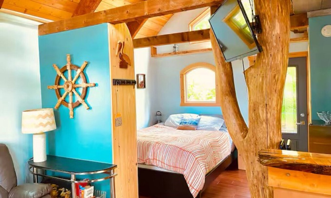 Lester Beach Cabin | Private Lakefront Paradise