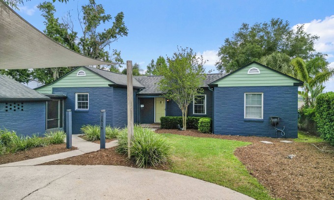 Winter Haven House | Private lakefront retreat