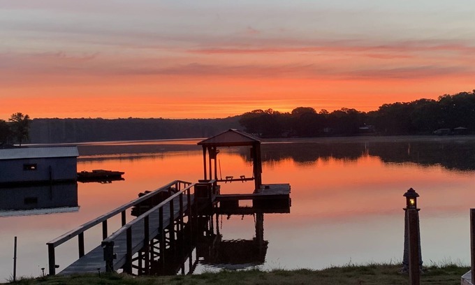 Lake Wylie Apartment | PRIVATE LAKESIDE BLISS-2 BR APARTMENT-STUNNING LAKE WYLIE VIEW FROM PRIVATE DECK