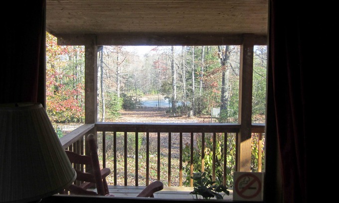 Spencer Cabin | Private Log Cabin in the Woods! 5min to park. Water View!