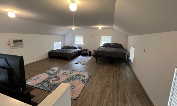 Sharpstown House | Private* LUXURY 2 Story Pool House