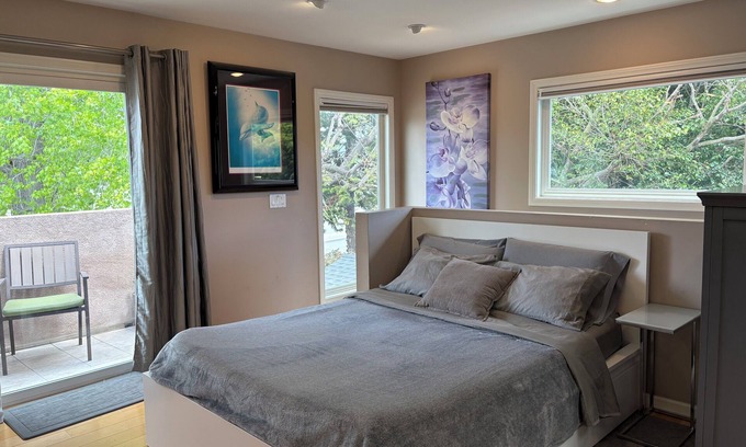 Mar Vista House | Private Luxury Studio with Parking and Laundry.