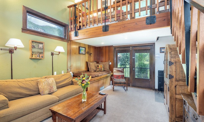 Telluride Hotel | Private Manitou Lodge Room With Two Decks Overlooking the River