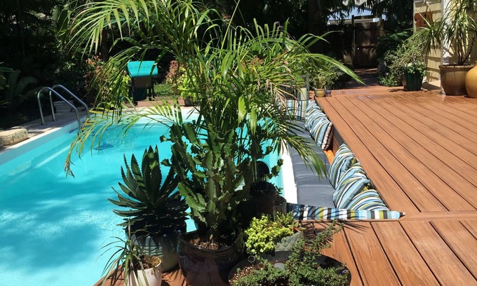 United Central House | Private, Mid-century-Modern, Decks, Gardens, Heated Pool, Priv. Outdoor Shower