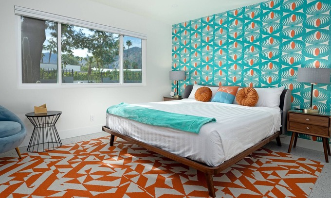 El Mirador House | Private Mid-century Ranch in Palm Springs Pool Home