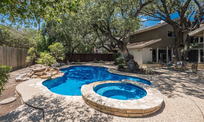 North San Antonio - SAT House | Private Mini-Resort & Oasis-Heated Pool & Spa-Golf-Pool Room-Game Room