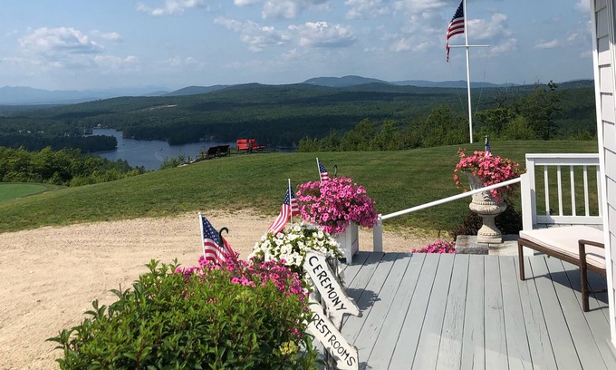 Wakefield House | Private Modern Mountain Getaway with 360 views of lakes and mountains
