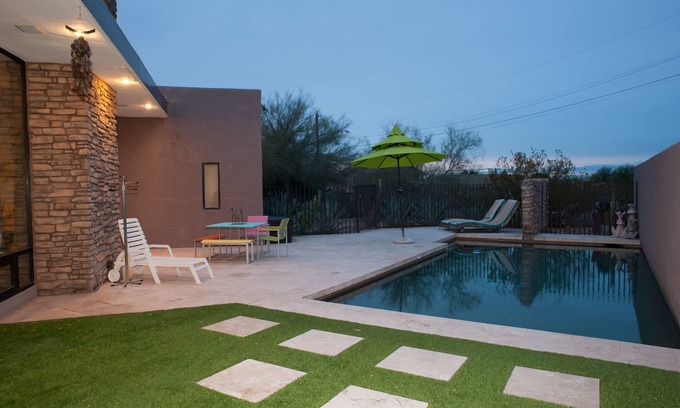 Siesta Foothills House | Private Modern Retreat with Private Pool