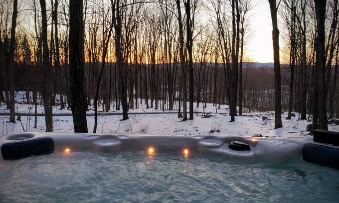 Town of Lloyd House | Private mountain forest escape