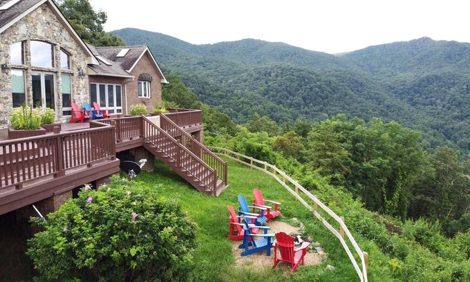 Clyde House | Private mountain on 36 acres with 100 mile views west over the Smokey mountains
