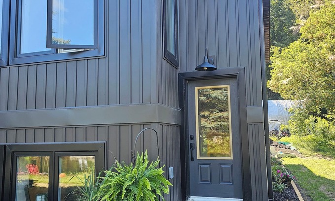 Bracebridge Apartment | Private Muskoka River front luxury apartment. Family friendly, minutes from town