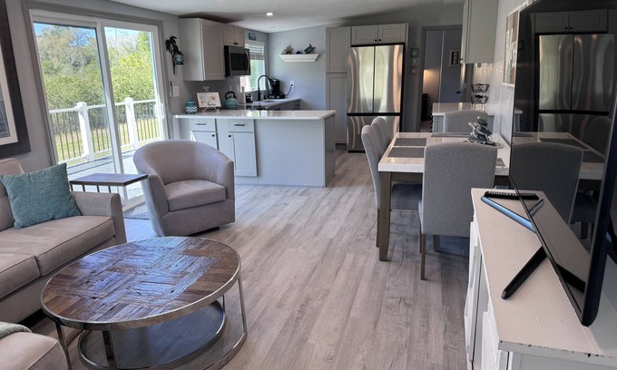 De Leon Springs Cottage | Private! Near De Leon Springs, Daytona, Deland, St. Augustine & More!