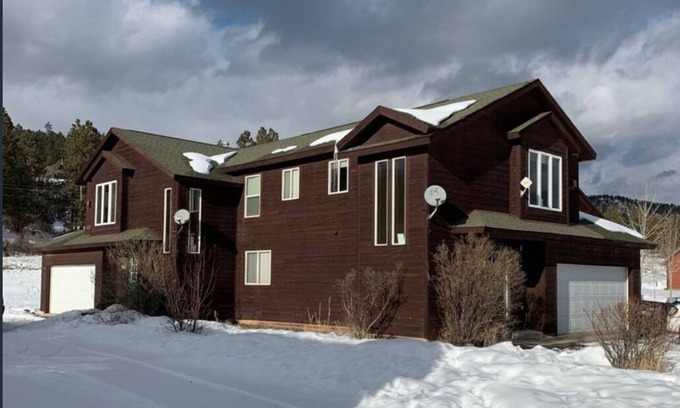 San Juan River Village House | Private Neighborhood- San Juan River - Ski, Hike, SUP, Tube, and Fish