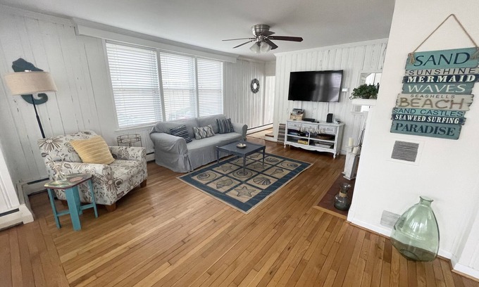 Northeast Virginia Beach House | Private North End Beach House-1 Block From Ocean!