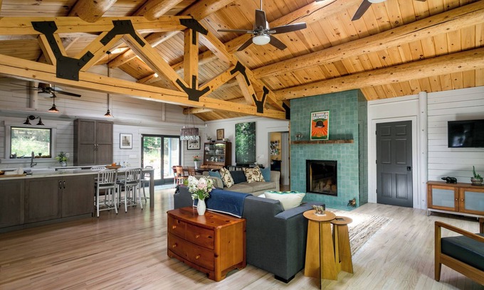 Woodstock House | Private oasis, ideal for families! Hot tub always open! Heated pool open in May!