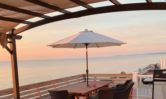 Green Harbor-Cedar Crest House | Private Ocean Front Home On Family Friendly Beach In Duxbury, Ma