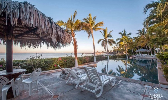 La Paz Condo | Private Oceanview balcony and Infinity Pool onsite