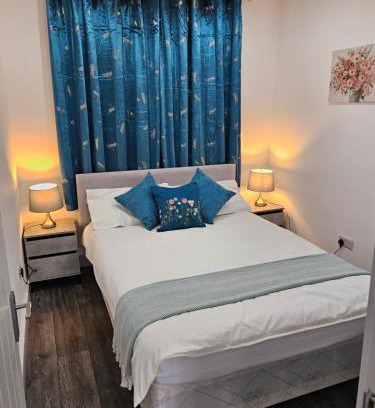 Woodhouse Apartment | Private One Bedroom Flat in Barnet, London