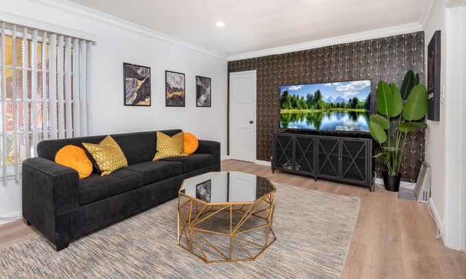 Hollywood Hills West Apartment | Private Paradise 1 BR Apartment near Sunset Blvd