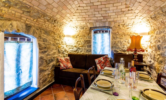 Bordighera Villa | Private parking, garden, sea at 250 mt, terrace, swimming pool, WI-FI, clima