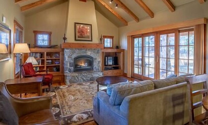 Tamarack Resort Cottage | Private Patio & Hot Tub | Elegant Interior Wood Trim | Master Bath w/ Walk-In Shower & Jetted Tub