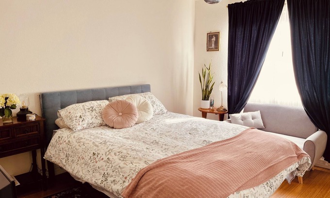 Newhall House | Private pet-friendly bedroom in charming Santa Clarita