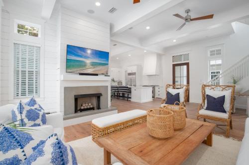 Wiregrass Meadows House | Private Pool - Carriage House - Ping Pong - Luxury