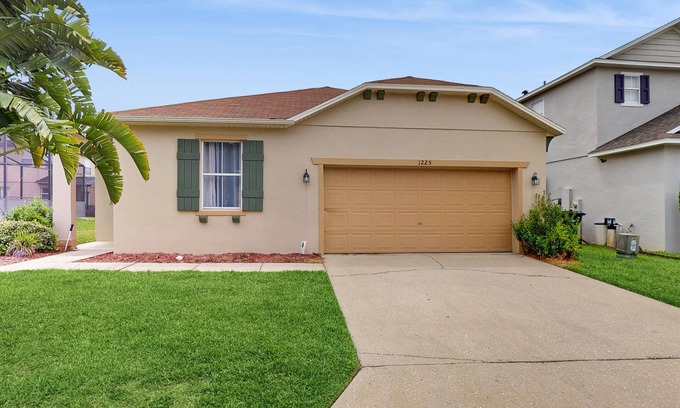 Windwood Bay House | Private Pool, Great for Kids, 12 Miles to Disney Dogs OK, Snowbirds Welcome