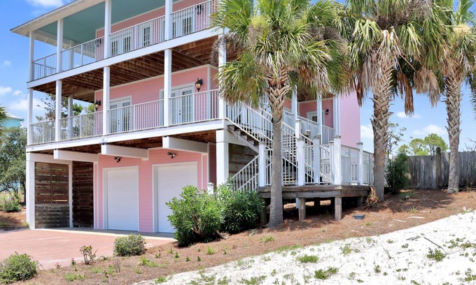 Seagrass House | Private Pool, Gulf View in Gated Community ~ Love You More