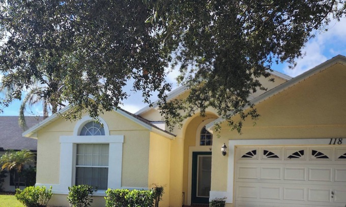Bridgewater Crossing House | Private Pool Home in peaceful neighborhood <8 miles to Disney!