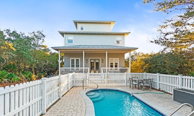 White's Gulfview House | Private Pool! Deeded Community Beach Access! Professionally Decorated!