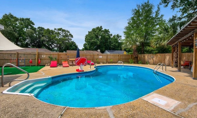 Northeast Pensacola House | Private-Relaxing, Pool, Dwntwn PNS & Beaches