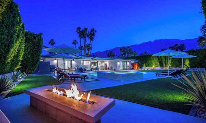 El Mirador House | Private Retreat w/Epic Views, Pool & Spa, Downtown