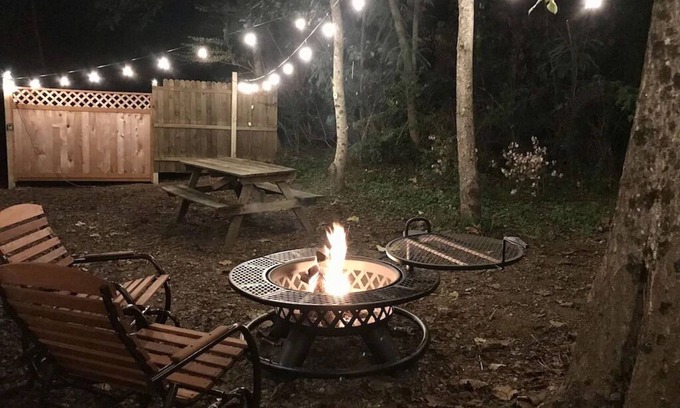 Mena Cabin | Private, Romantic, ride 6 miles to ATV trails from cabin, outdoor lighting/fire pit