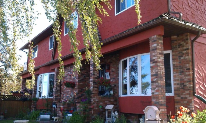 Southwest Calgary Resort | Private room ∙ 1 guest