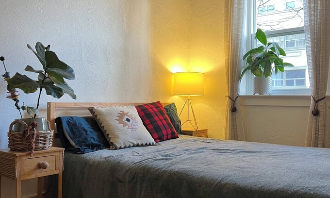 High Park North Apartment | Private room