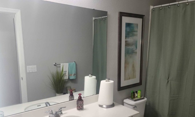 Clermont House | Private room close to theme parks , grocery store ,hospital and highway