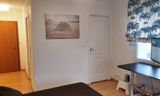 Mont-Saint-Martin Bed & Breakfast | Private room with bathroom-Plateau-Mont-Saint-Martin-Bl