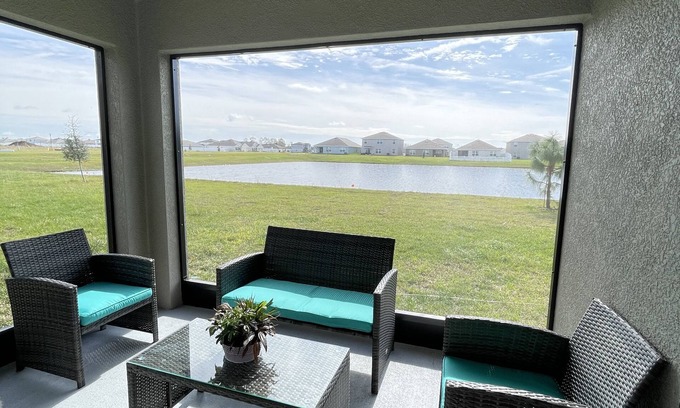 Ruskin House | Private room in cozy home, minutes from Bahia Beach and Southshore Bay Lagoon