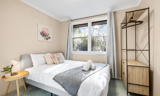 Pymble House | Private Room in Pymble Sleeps 2