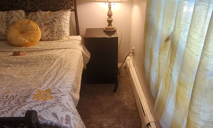 Worcester House | Private room in shared home
