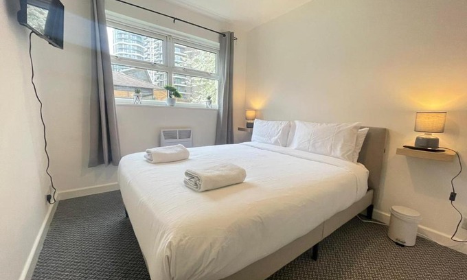 Barking House | Private room near Barking Station