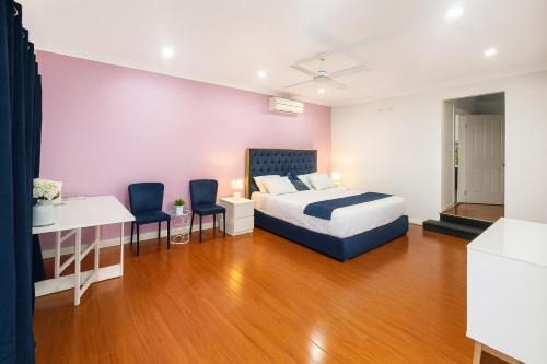 Bradbury House | Private room with pool and ensuite