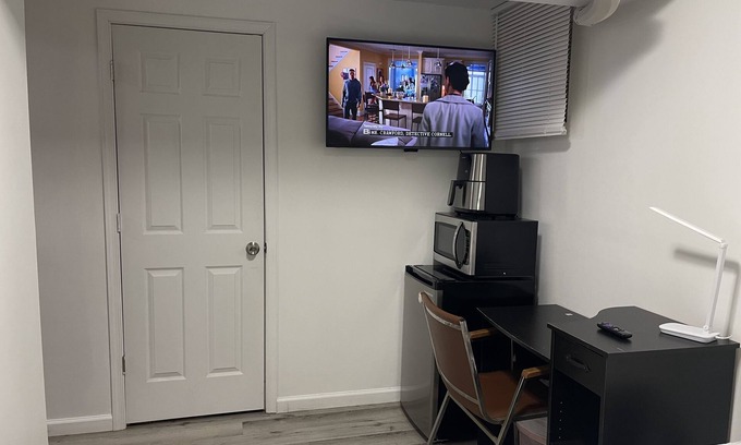 Allentown House | Private room with private bathroom in a Quiet neighborhood