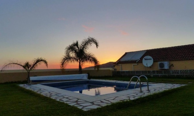 Los Llanos de Aridane Cottage | PRIVATE RURAL HOUSE WITH POOL