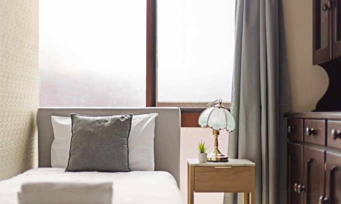 Milperra House | Private Single Room - Centrally Located at Milperra - Shared Bathroom