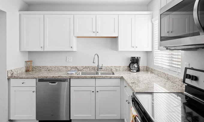 Cavalier Vista House | Private South Scottsdale Spa by Rebl|Dog Friendly