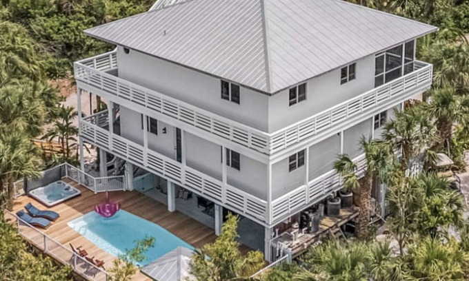 North Captiva House | Private & Spacious [2300sqft] home w/Pool,Hot Tub,Golf Cart, Pet Friendly & Club