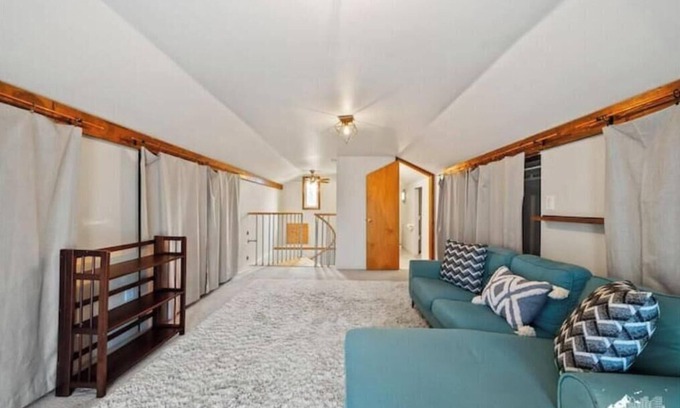 North Star House | Private, Spacious 5 Bedroom House